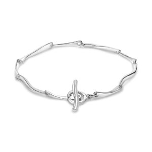 The beautiful Ebb Tide bracelet in silver can be used as an extension to the Ebb Tide necklace