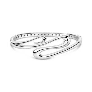 Broadwater bangle sculpted in high polished silver.