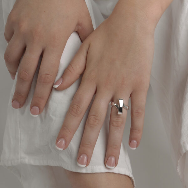 The Pirouette large ring fitting perfectly as a statement on your hands.