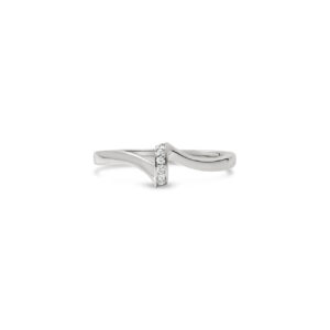 Pirouette Diamond Ring in 18ct white gold with nine 0.01ct H Si diamonds, front view